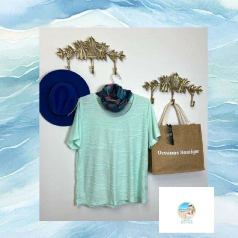 Light minty aqua textured short sleeve top rayon blend 2X